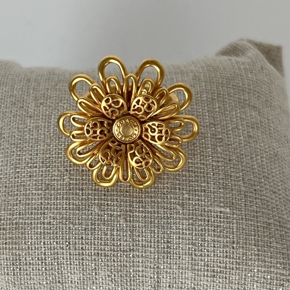 Coach Snaphead Gold Tone Flower Ring Size 6